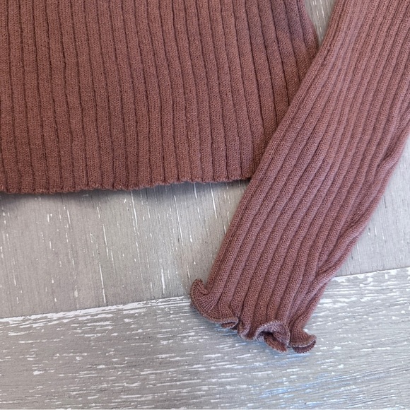 Cotton On Ribbed Brown Turtleneck Blouse - Picture 2 of 7